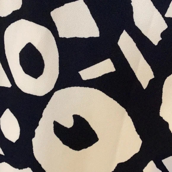 Loft black and white dress; size 0P - Picture 2 of 4